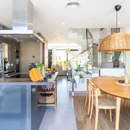 Modern Newbuild Townhouse With Quality Furniture Fuengirola